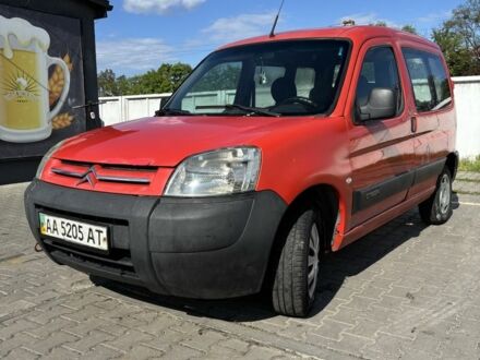 Сітроен Берлінго 2003 у Ирпене на Automoto.ua Червоний Сітроен Берлінго, об'ємом двигуна 1.9 л та пробігом 500 тис. км за 2300 $, фото 1 на Automoto.ua