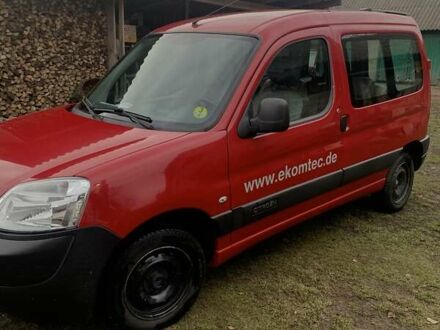 Красный Ситроен Берлинго, объемом двигателя 1.9 л и пробегом 135 тыс. км за 4700 $, фото 1 на Automoto.ua