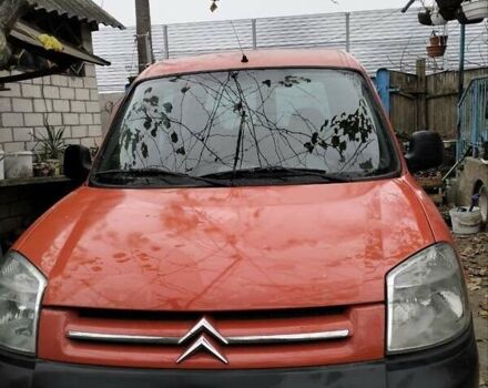 Красный Ситроен Берлинго, объемом двигателя 1.6 л и пробегом 259 тыс. км за 3200 $, фото 1 на Automoto.ua