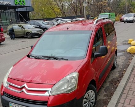 Красный Ситроен Берлинго, объемом двигателя 1.6 л и пробегом 250 тыс. км за 4500 $, фото 1 на Automoto.ua