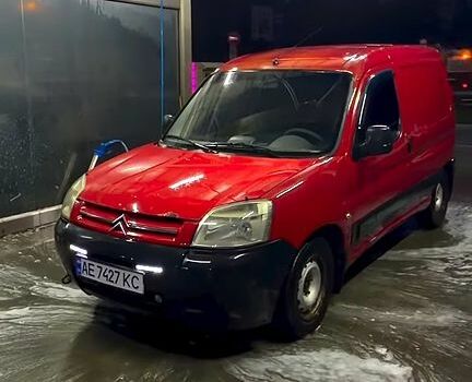 Червоний Сітроен Берлінго, об'ємом двигуна 1.4 л та пробігом 270 тис. км за 1850 $, фото 1 на Automoto.ua