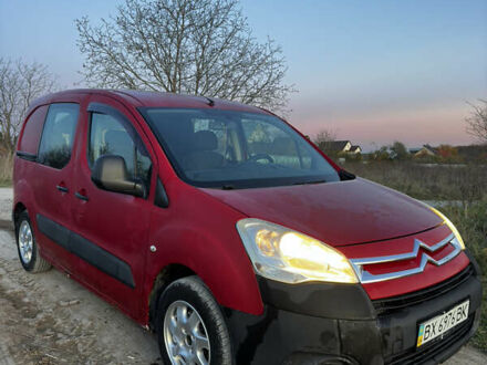 Красный Ситроен Берлинго, объемом двигателя 1.6 л и пробегом 286 тыс. км за 3850 $, фото 1 на Automoto.ua