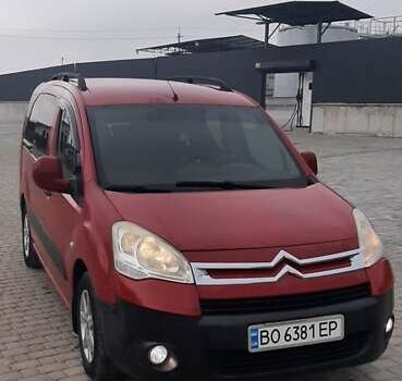 Красный Ситроен Берлинго, объемом двигателя 1.6 л и пробегом 217 тыс. км за 5500 $, фото 1 на Automoto.ua