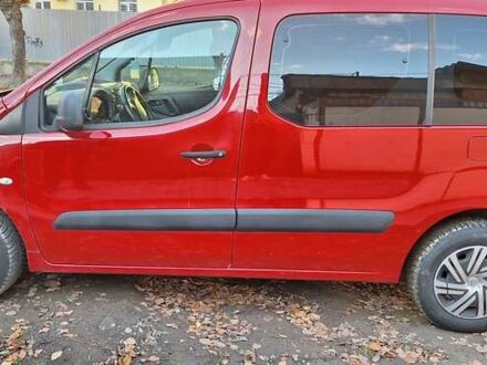 Красный Ситроен Берлинго, объемом двигателя 1.6 л и пробегом 248 тыс. км за 7200 $, фото 1 на Automoto.ua