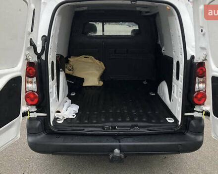 Ситроен Берлинго 2012 в Киеве на Automoto.ua Ситроен Берлинго, объемом двигателя 1.6 л и пробегом 173 тыс. км за 8700 $, фото 5 на Automoto.ua