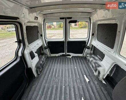 Белый Ситроен Берлинго пасс., объемом двигателя 1.4 л и пробегом 180 тыс. км за 2150 $, фото 6 на Automoto.ua