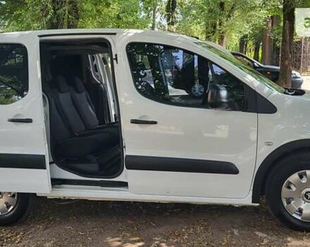 Белый Ситроен Берлинго пасс., объемом двигателя 1.6 л и пробегом 120 тыс. км за 9500 $, фото 13 на Automoto.ua