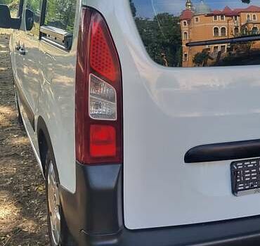 Белый Ситроен Берлинго пасс., объемом двигателя 1.6 л и пробегом 120 тыс. км за 9500 $, фото 11 на Automoto.ua