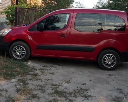 Красный Ситроен Берлинго пасс., объемом двигателя 1.59 л и пробегом 200 тыс. км за 4500 $, фото 1 на Automoto.ua