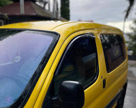 Жовтий Сітроен Берлінго пас., об'ємом двигуна 2 л та пробігом 235 тис. км за 2999 $, фото 3 на Automoto.ua