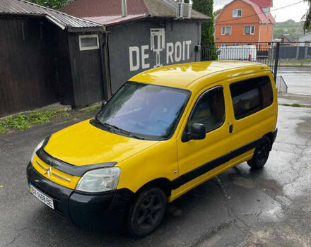 Желтый Ситроен Берлинго пасс., объемом двигателя 2 л и пробегом 235 тыс. км за 2999 $, фото 1 на Automoto.ua