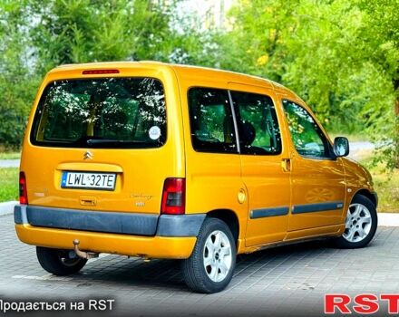 Желтый Ситроен Берлинго, объемом двигателя 1.9 л и пробегом 280 тыс. км за 1850 $, фото 1 на Automoto.ua