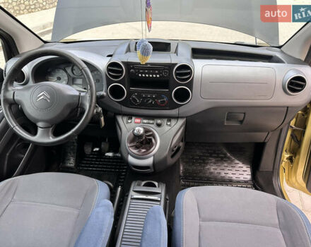 Желтый Ситроен Берлинго, объемом двигателя 1.6 л и пробегом 201 тыс. км за 5550 $, фото 20 на Automoto.ua