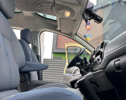 Желтый Ситроен Берлинго, объемом двигателя 1.6 л и пробегом 201 тыс. км за 5550 $, фото 16 на Automoto.ua