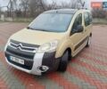 Желтый Ситроен Берлинго, объемом двигателя 1.6 л и пробегом 300 тыс. км за 6500 $, фото 3 на Automoto.ua