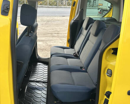 Жовтий Сітроен Берлінго, об'ємом двигуна 1.6 л та пробігом 241 тис. км за 5600 $, фото 8 на Automoto.ua