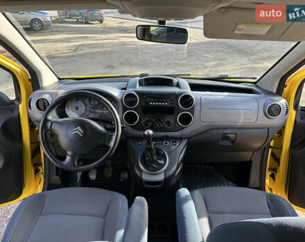 Жовтий Сітроен Берлінго, об'ємом двигуна 1.6 л та пробігом 241 тис. км за 5600 $, фото 6 на Automoto.ua