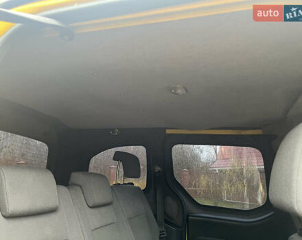 Желтый Ситроен Берлинго, объемом двигателя 1.6 л и пробегом 209 тыс. км за 5600 $, фото 8 на Automoto.ua