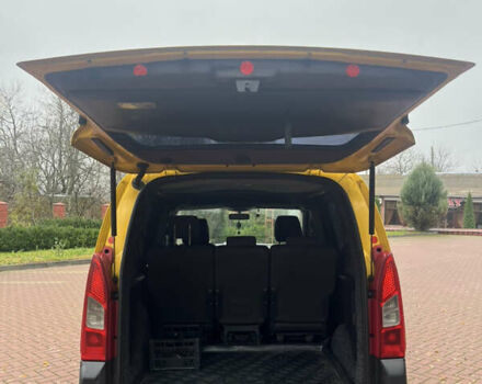 Желтый Ситроен Берлинго, объемом двигателя 1.6 л и пробегом 209 тыс. км за 5600 $, фото 6 на Automoto.ua