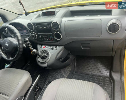 Желтый Ситроен Берлинго, объемом двигателя 1.56 л и пробегом 210 тыс. км за 7500 $, фото 13 на Automoto.ua