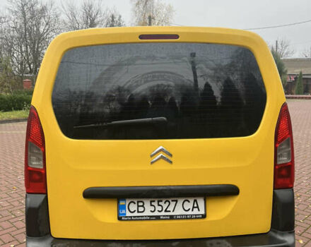 Желтый Ситроен Берлинго, объемом двигателя 1.6 л и пробегом 209 тыс. км за 5600 $, фото 3 на Automoto.ua