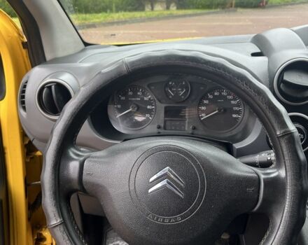 Желтый Ситроен Берлинго, объемом двигателя 1.6 л и пробегом 209 тыс. км за 5600 $, фото 12 на Automoto.ua