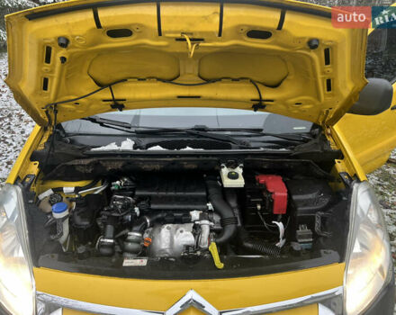 Желтый Ситроен Берлинго, объемом двигателя 1.56 л и пробегом 210 тыс. км за 7500 $, фото 16 на Automoto.ua