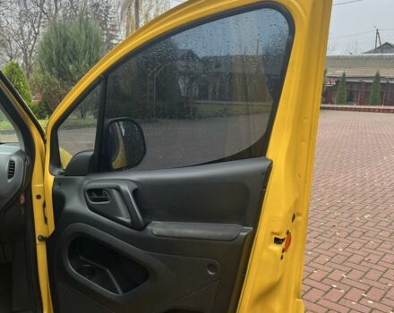 Желтый Ситроен Берлинго, объемом двигателя 1.6 л и пробегом 209 тыс. км за 5600 $, фото 9 на Automoto.ua