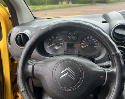 Желтый Ситроен Берлинго, объемом двигателя 1.6 л и пробегом 209 тыс. км за 5600 $, фото 12 на Automoto.ua