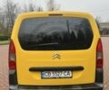 Желтый Ситроен Берлинго, объемом двигателя 1.6 л и пробегом 209 тыс. км за 5600 $, фото 3 на Automoto.ua