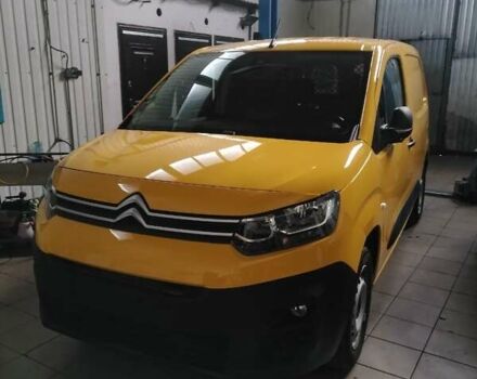 Желтый Ситроен Берлинго, объемом двигателя 1.5 л и пробегом 74 тыс. км за 15200 $, фото 1 на Automoto.ua