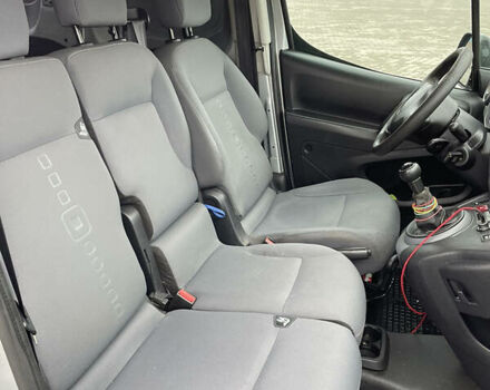 Серый Ситроен Берлинго, объемом двигателя 1.6 л и пробегом 353 тыс. км за 4200 $, фото 3 на Automoto.ua