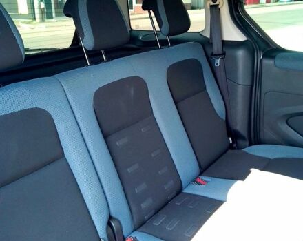 Серый Ситроен Берлинго, объемом двигателя 1.6 л и пробегом 260 тыс. км за 8000 $, фото 6 на Automoto.ua