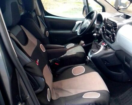 Серый Ситроен Берлинго, объемом двигателя 1.6 л и пробегом 260 тыс. км за 8000 $, фото 5 на Automoto.ua