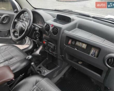 Сірий Сітроен Берлінго, об'ємом двигуна 1.9 л та пробігом 300 тис. км за 2399 $, фото 9 на Automoto.ua