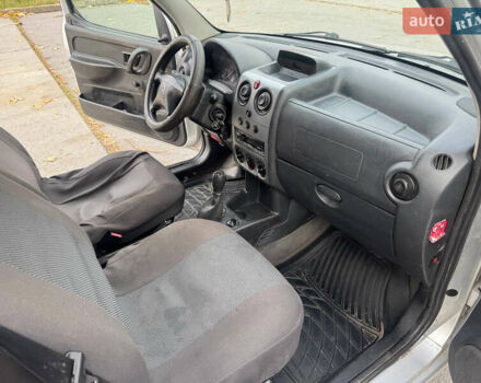 Сітроен Берлінго 2004 у Житомирі на Automoto.ua Сірий Сітроен Берлінго, об'ємом двигуна 1.4 л та пробігом 250 тис. км за 2900 $, фото 2 на Automoto.ua
