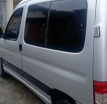 Серый Ситроен Берлинго, объемом двигателя 1.4 л и пробегом 230 тыс. км за 3700 $, фото 2 на Automoto.ua