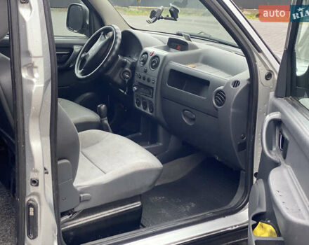 Сірий Сітроен Берлінго, об'ємом двигуна 1.56 л та пробігом 300 тис. км за 2500 $, фото 12 на Automoto.ua