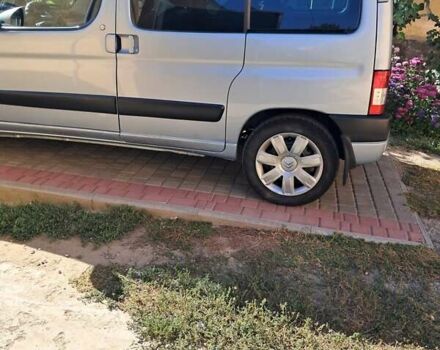 Серый Ситроен Берлинго, объемом двигателя 1.59 л и пробегом 206 тыс. км за 4900 $, фото 6 на Automoto.ua