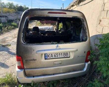 Серый Ситроен Берлинго, объемом двигателя 1.4 л и пробегом 220 тыс. км за 1200 $, фото 1 на Automoto.ua