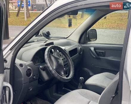 Сірий Сітроен Берлінго, об'ємом двигуна 1.56 л та пробігом 300 тис. км за 2500 $, фото 9 на Automoto.ua