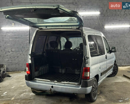 Серый Ситроен Берлинго, объемом двигателя 1.4 л и пробегом 350 тыс. км за 2950 $, фото 4 на Automoto.ua