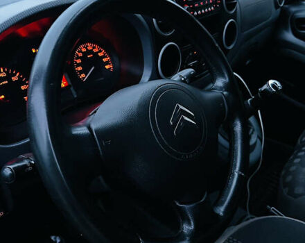 Серый Ситроен Берлинго, объемом двигателя 1.56 л и пробегом 350 тыс. км за 4500 $, фото 7 на Automoto.ua