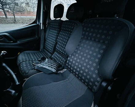 Серый Ситроен Берлинго, объемом двигателя 1.56 л и пробегом 350 тыс. км за 4500 $, фото 9 на Automoto.ua