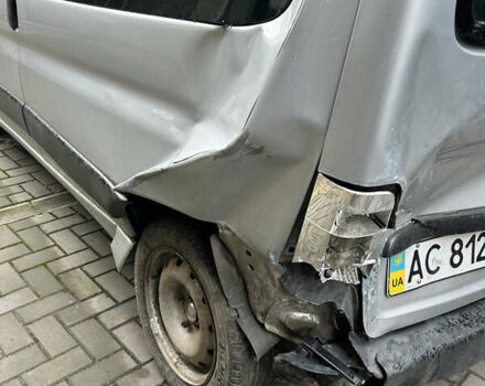 Сірий Сітроен Берлінго, об'ємом двигуна 1.6 л та пробігом 179 тис. км за 2000 $, фото 4 на Automoto.ua