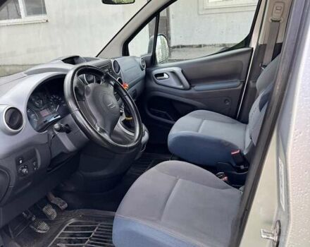 Сітроен Берлінго 2010 у Києві на Automoto.ua Сірий Сітроен Берлінго, об'ємом двигуна 1.6 л та пробігом 212 тис. км за 7099 $, фото 10 на Automoto.ua