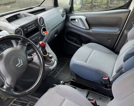 Сітроен Берлінго 2010 у Києві на Automoto.ua Сірий Сітроен Берлінго, об'ємом двигуна 1.6 л та пробігом 212 тис. км за 7099 $, фото 11 на Automoto.ua