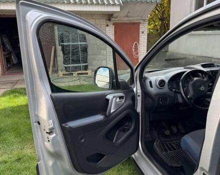 Сітроен Берлінго 2010 у Києві на Automoto.ua Сірий Сітроен Берлінго, об'ємом двигуна 1.6 л та пробігом 212 тис. км за 7099 $, фото 9 на Automoto.ua