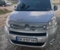 Серый Ситроен Берлинго, объемом двигателя 1.6 л и пробегом 246 тыс. км за 6700 $, фото 11 на Automoto.ua
