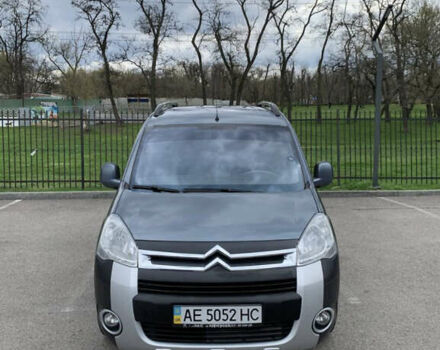 Серый Ситроен Берлинго, объемом двигателя 1.6 л и пробегом 250 тыс. км за 8000 $, фото 1 на Automoto.ua